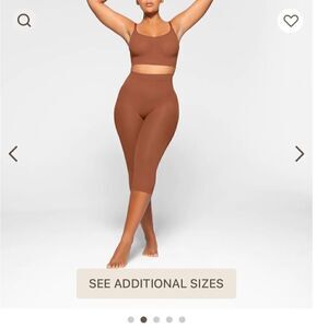 NWOT mid waist capri shaping leggings 2x